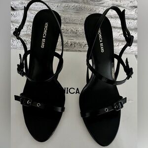 VERONICA BEARD ALTA sandal. Size 8. New in box with bag.